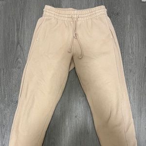 Aritzia TNA Cozy Fleece Boyfriend Sweatpant Tan/Brown Colour Size Small